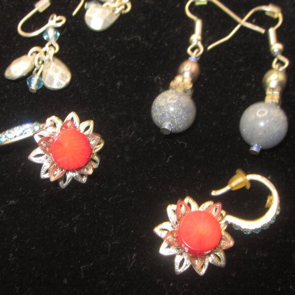 Bundle of Earrings 4 pair - Picture 3 of 3